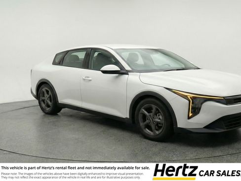 Used 2025 Kia K4 LXS image 1