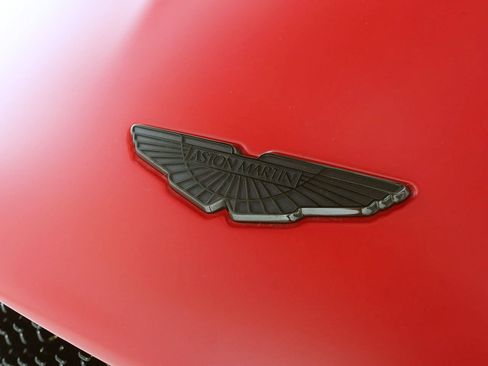 Used 2023 Aston Martin DBS Coupe RWD image 8