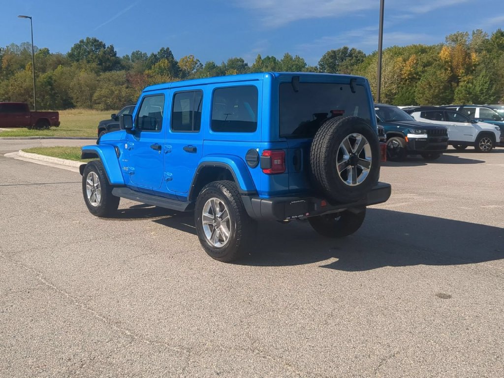 Used 2022 Jeep Wrangler Unlimited Sahara w/ LED Lighting Group AWD/4WD image 3