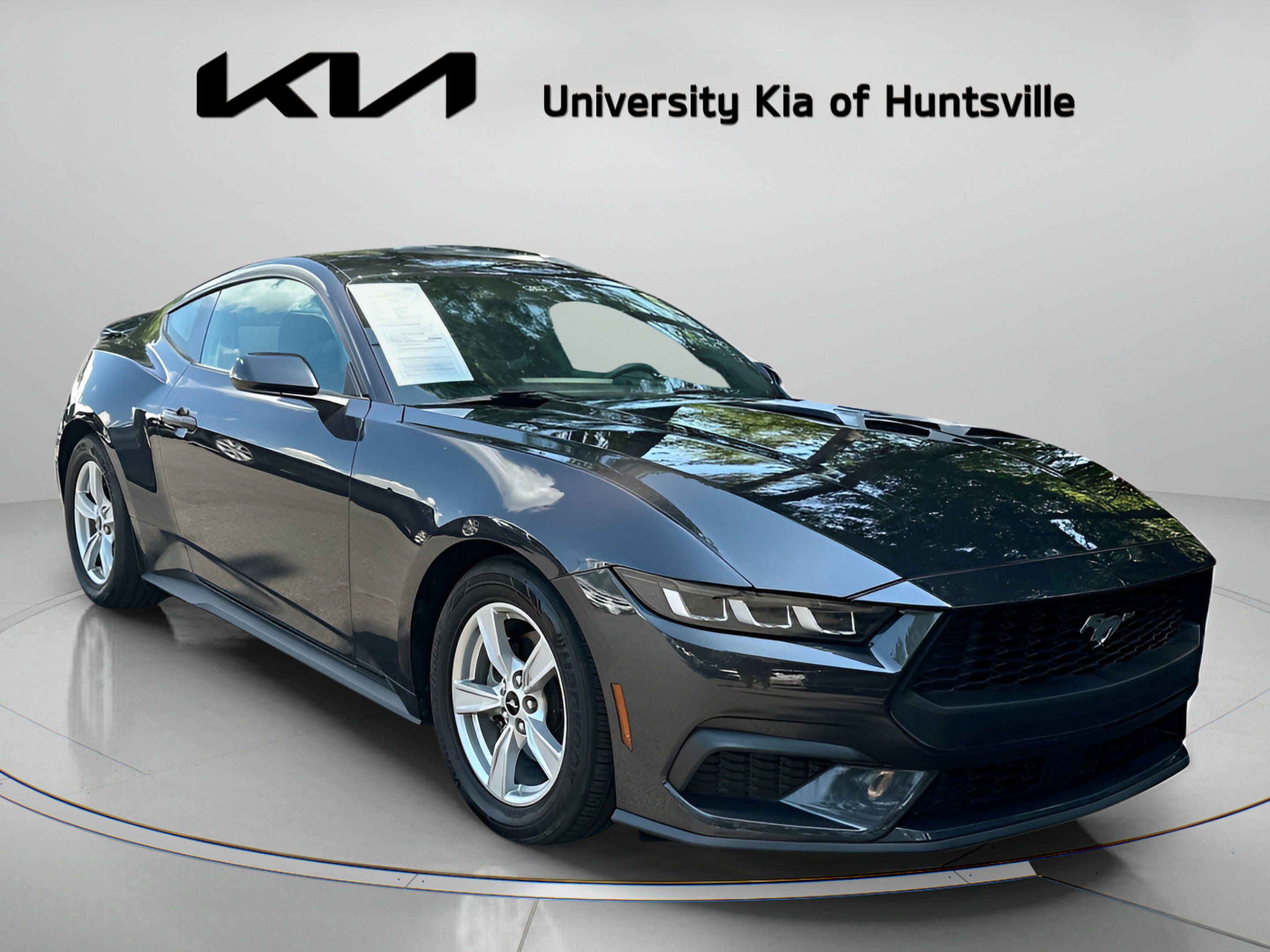 Used 2024 Ford Mustang Coupe RWD image 2