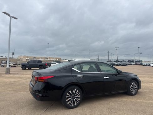 Certified 2025 Nissan Altima 2.5 SV image 23