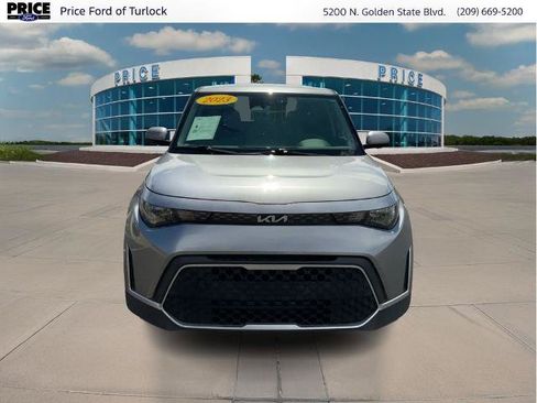 Used 2023 Kia Soul LX w/ Option Group 015 FWD image 2