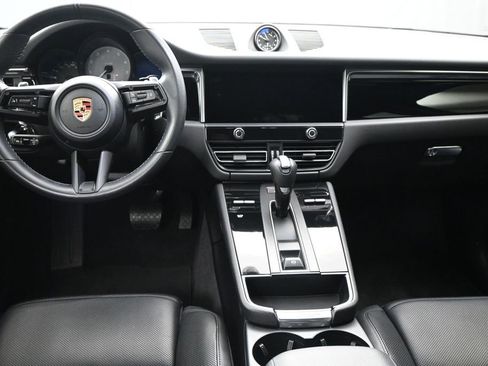 Certified 2024 Porsche Macan S AWD/4WD image 8