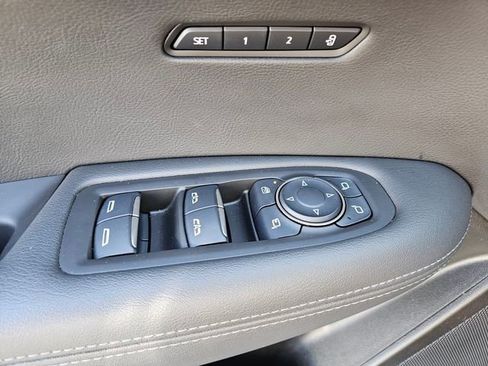 Certified 2025 Cadillac XT6 Premium Luxury image 31