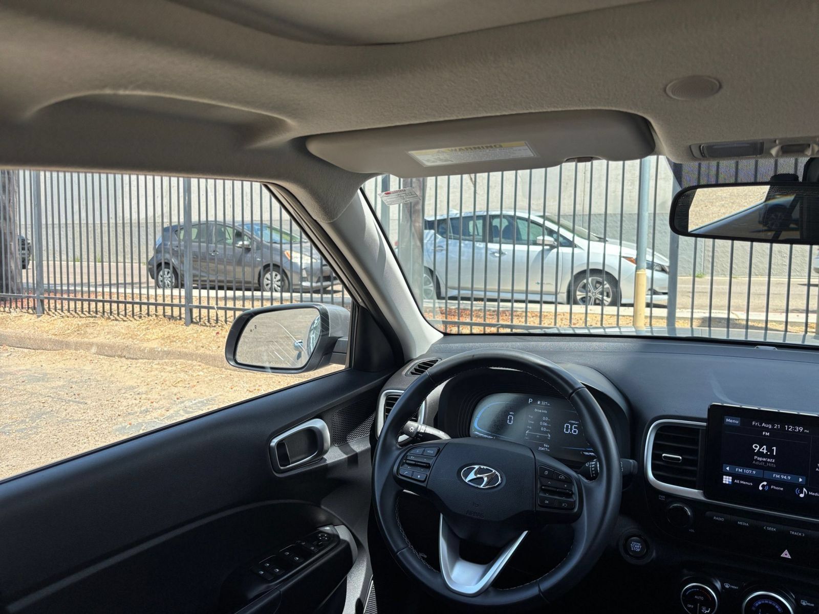Used 2025 Hyundai Venue SEL FWD image 33