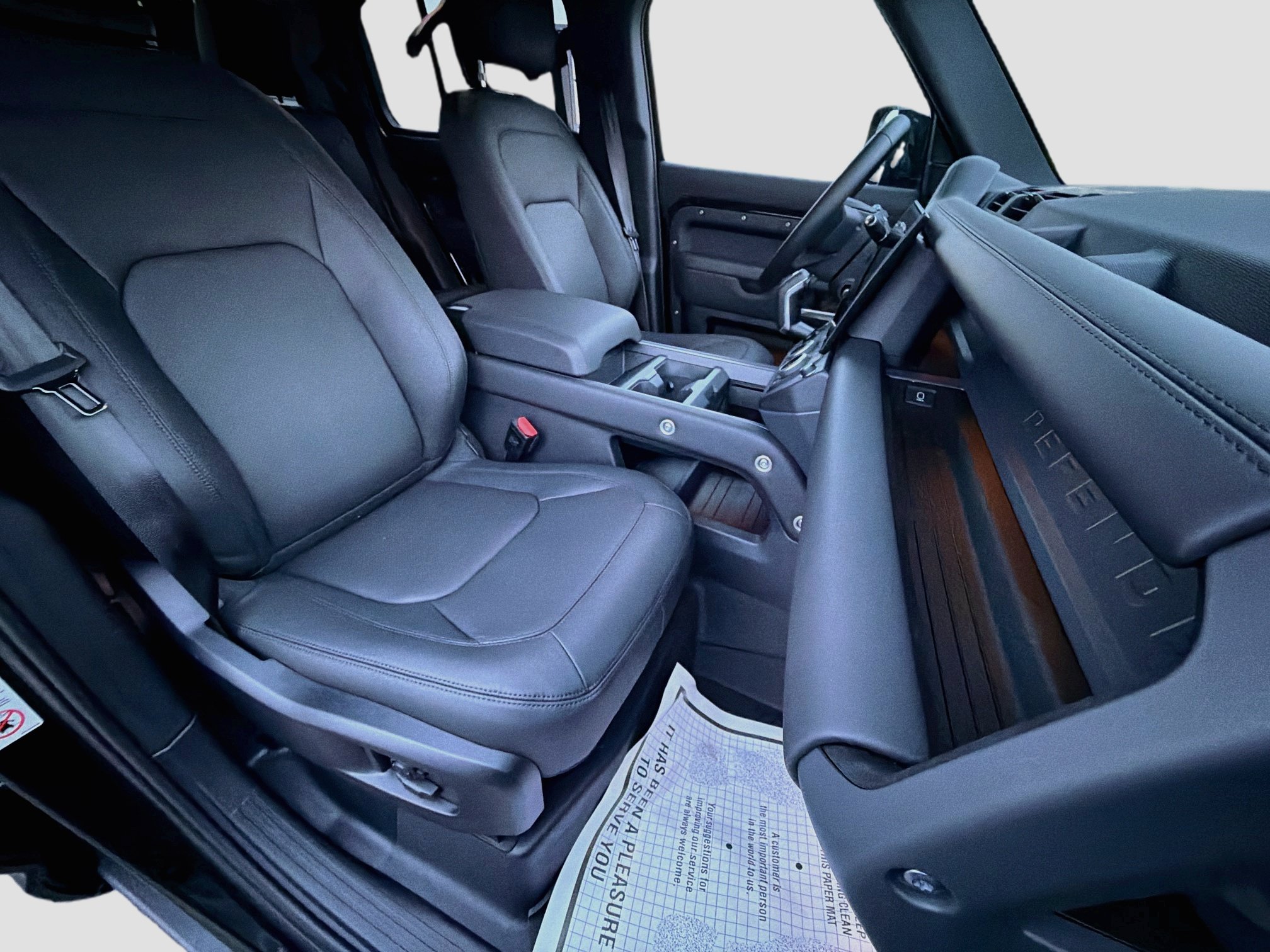 New 2026 Land Rover Defender 110 X-Dynamic SE AWD/4WD image 14