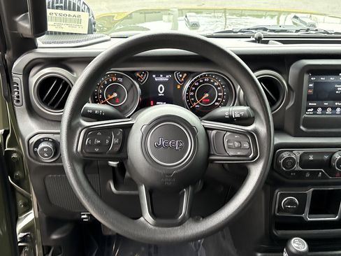 Certified 2023 Jeep Gladiator Sport image 21