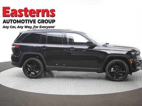 Used 2023 Jeep Grand Cherokee Limited w/ Black Appearance Package AWD/4WD image 47
