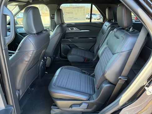 Used 2026 Ford Explorer ST-Line w/ ST-Line Street Pack AWD/4WD image 8