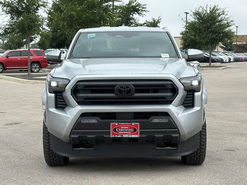 Certified 2025 Toyota Tacoma SR5 AWD/4WD image 2