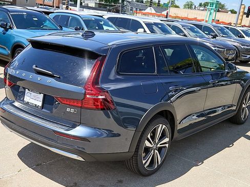 New 2026 Volvo V60 B5 Cross Country Plus w/ Climate Package AWD/4WD image 9