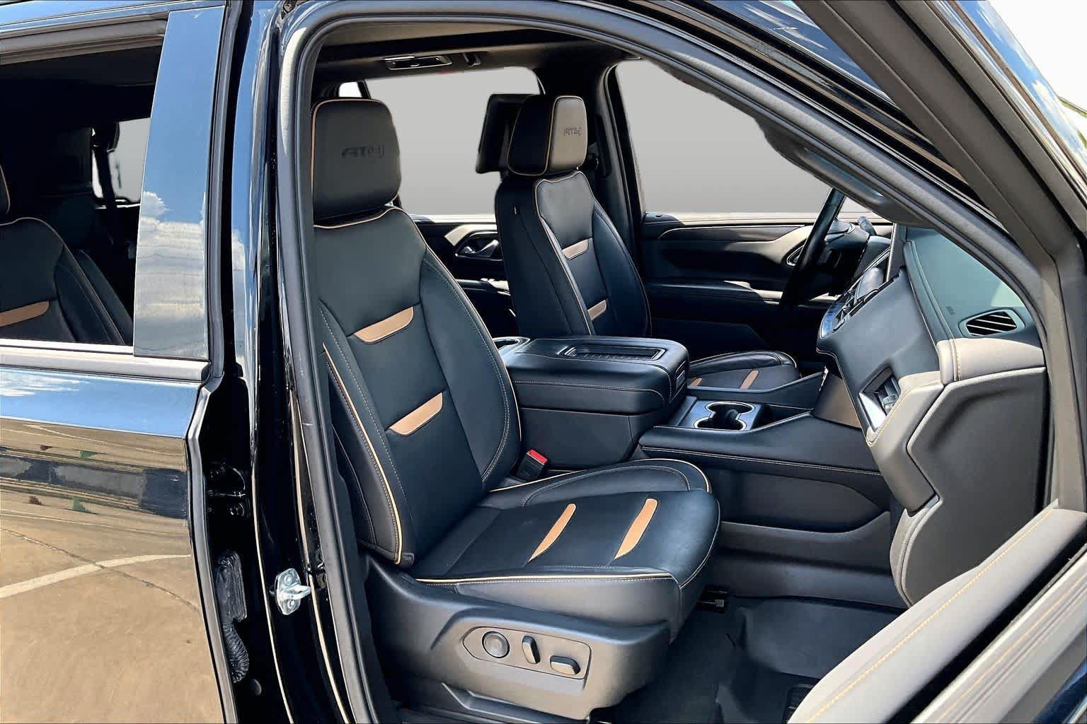 Used 2021 GMC Yukon AT4 w/ AT4 Premium Package AWD/4WD image 9