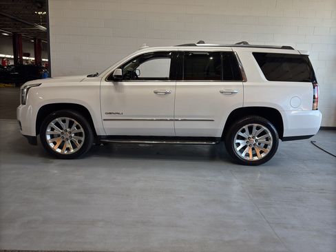 Used 2018 GMC Yukon Denali AWD/4WD image 2