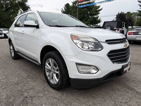 Used 2017 Chevrolet Equinox LT FWD image 3