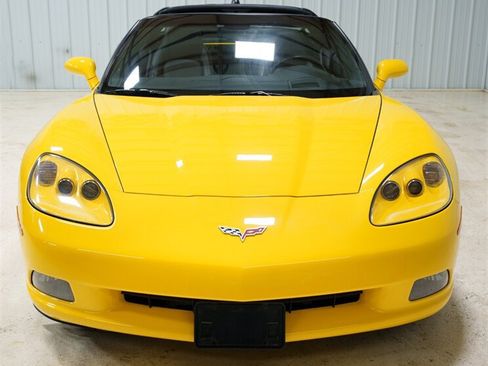 Used 2005 Chevrolet Corvette Coupe w/ Preferred Equipment Group RWD image 13