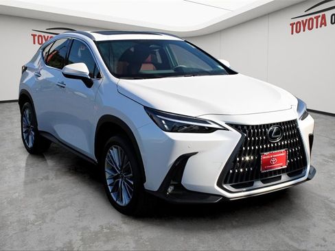 Used 2025 Lexus NX 350h AWD w/ Premium Package image 7