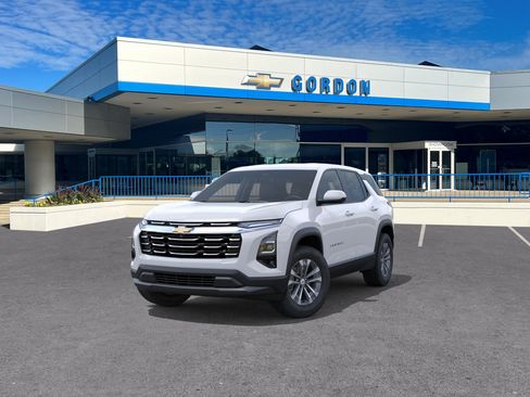 New 2026 Chevrolet Equinox LT w/ Convenience Package II FWD image 8