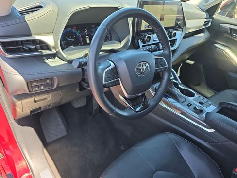 Used 2023 Toyota Highlander Limited AWD/4WD image 16