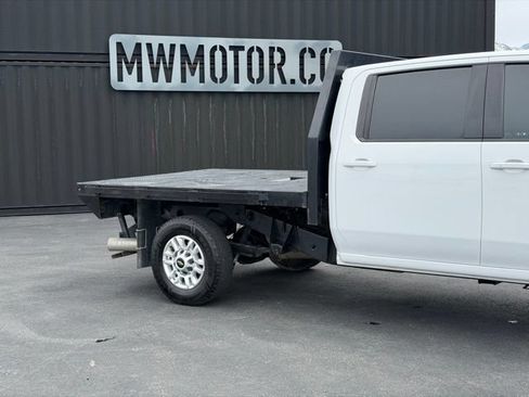 Used 2024 Chevrolet Silverado 2500 LT w/ Convenience Package AWD/4WD image 4