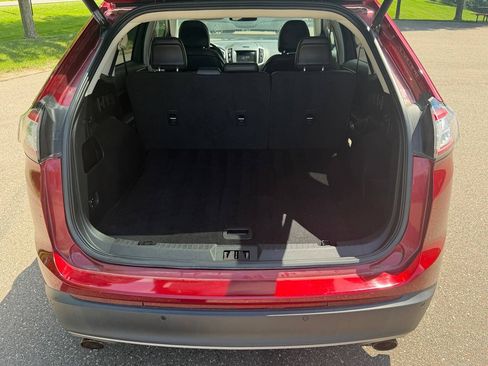 Used 2018 Ford Edge SEL w/ Equipment Group 201A AWD/4WD image 3