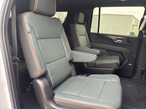 Used 2025 GMC Yukon XL AT4 w/ AT4 Premium Plus Package image 47
