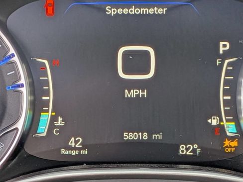 Certified 2025 Chrysler Pacifica Select FWD image 18