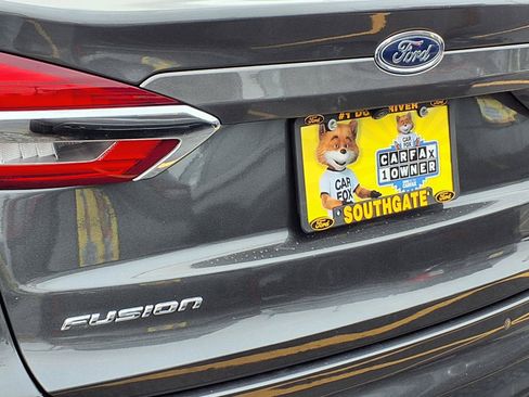 Used 2020 Ford Fusion SE FWD image 23