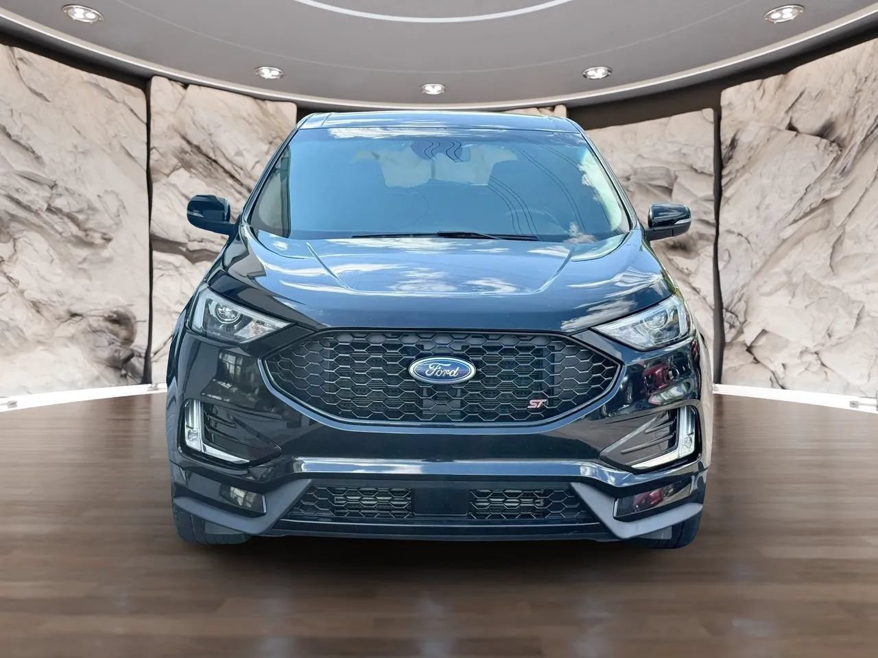 Used 2019 Ford Edge ST w/ Convenience Package AWD/4WD image 2