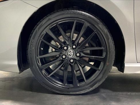 Used 2024 Toyota Camry XSE FWD image 9