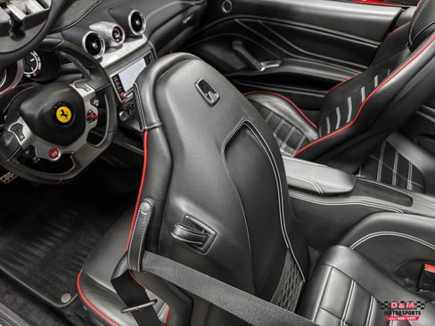 Used 2016 Ferrari California T image 30