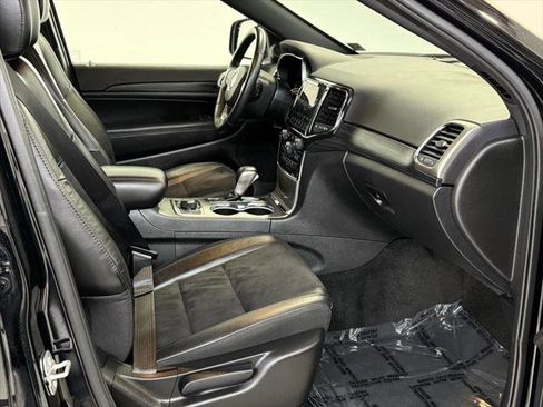 Certified 2022 Jeep Grand Cherokee Laredo X image 11