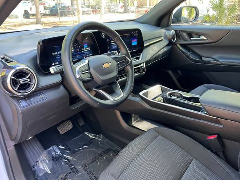 Used 2025 Chevrolet Equinox LT FWD image 30
