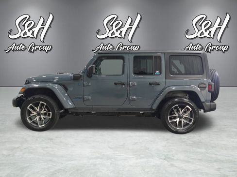 Used 2024 Jeep Wrangler Unlimited image 15