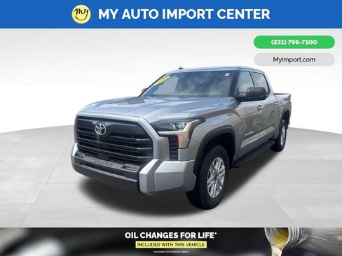Used 2025 Toyota Tundra SR5 w/ SR5 Premium Package image 3
