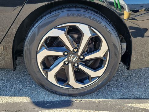 Used 2016 Honda Accord EX image 5