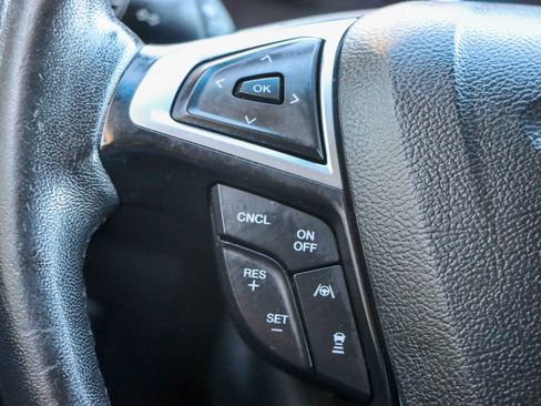 Used 2019 Ford Edge Titanium image 28