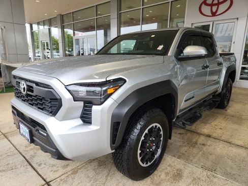Used 2024 Toyota Tacoma TRD Off-Road w/ TRD Off Road Premium Package AWD/4WD image 6