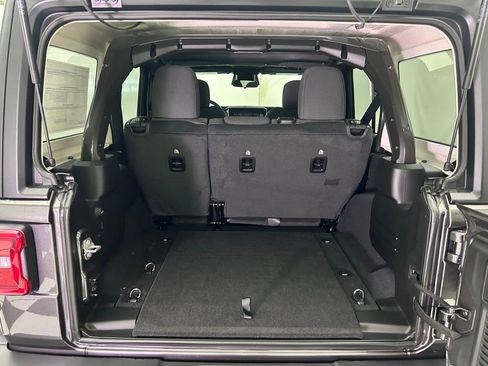 New 2026 Jeep Wrangler Unlimited Rubicon image 11