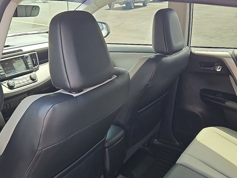 Used 2017 Toyota RAV4 Limited FWD image 8