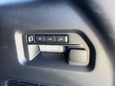 Used 2025 Ford Explorer ST-Line w/ Premium Package RWD image 30