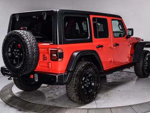 Used 2024 Jeep Wrangler Unlimited Sport AWD/4WD image 4