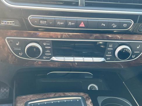 Used 2018 Audi Q7 3.0T Prestige AWD/4WD image 15