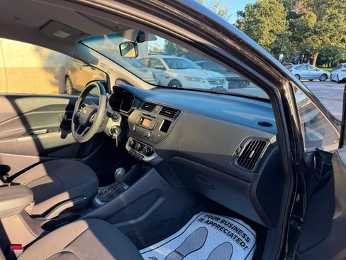 Used 2013 Kia Rio EX FWD image 19
