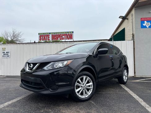 Used 2017 Nissan Rogue Sport S w/ S Appearance Package image 1