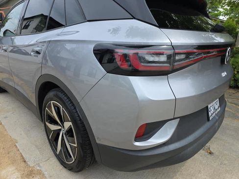 Used 2023 Volkswagen ID.4 Pro S image 3