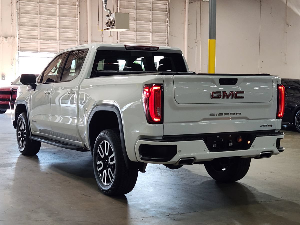 Used 2025 GMC Sierra 1500 AT4 w/ AT4 Premium Package AWD/4WD image 11