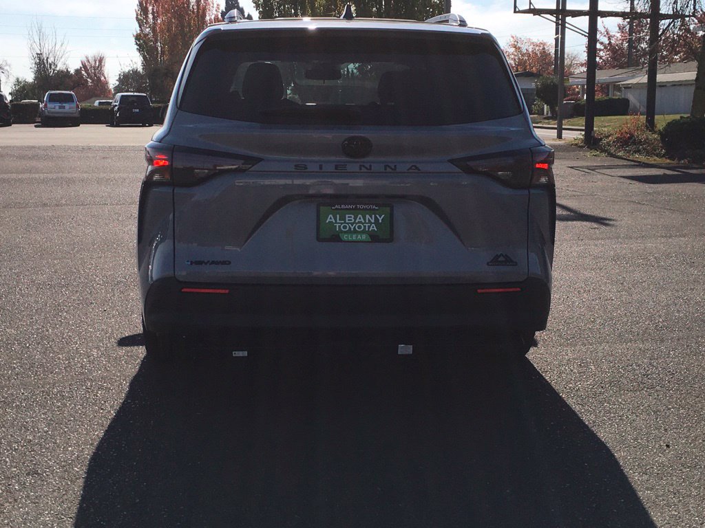 New 2026 Toyota Sienna XLE Woodland Edition AWD/4WD image 5