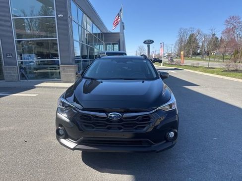 Used 2024 Subaru Crosstrek 2.0i Premium image 3