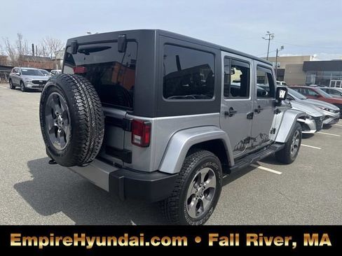 Used 2016 Jeep Wrangler Unlimited Sahara w/ Connectivity Group image 6
