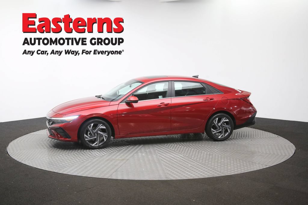 Used 2025 Hyundai Elantra SEL FWD image 61